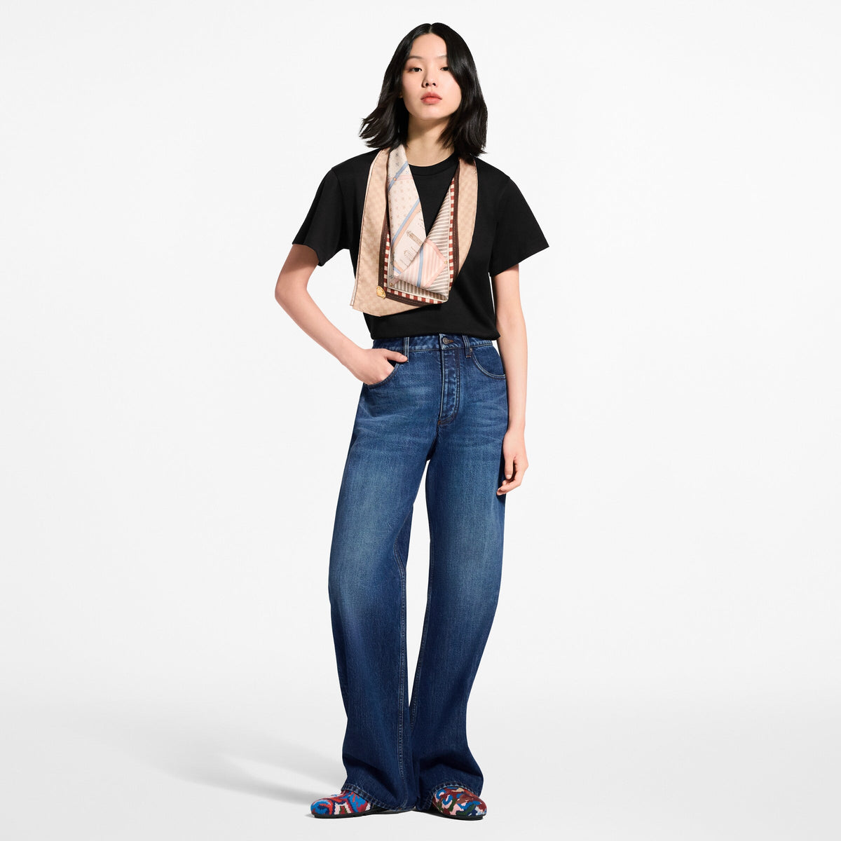 Trunk Scarf T-Shirt