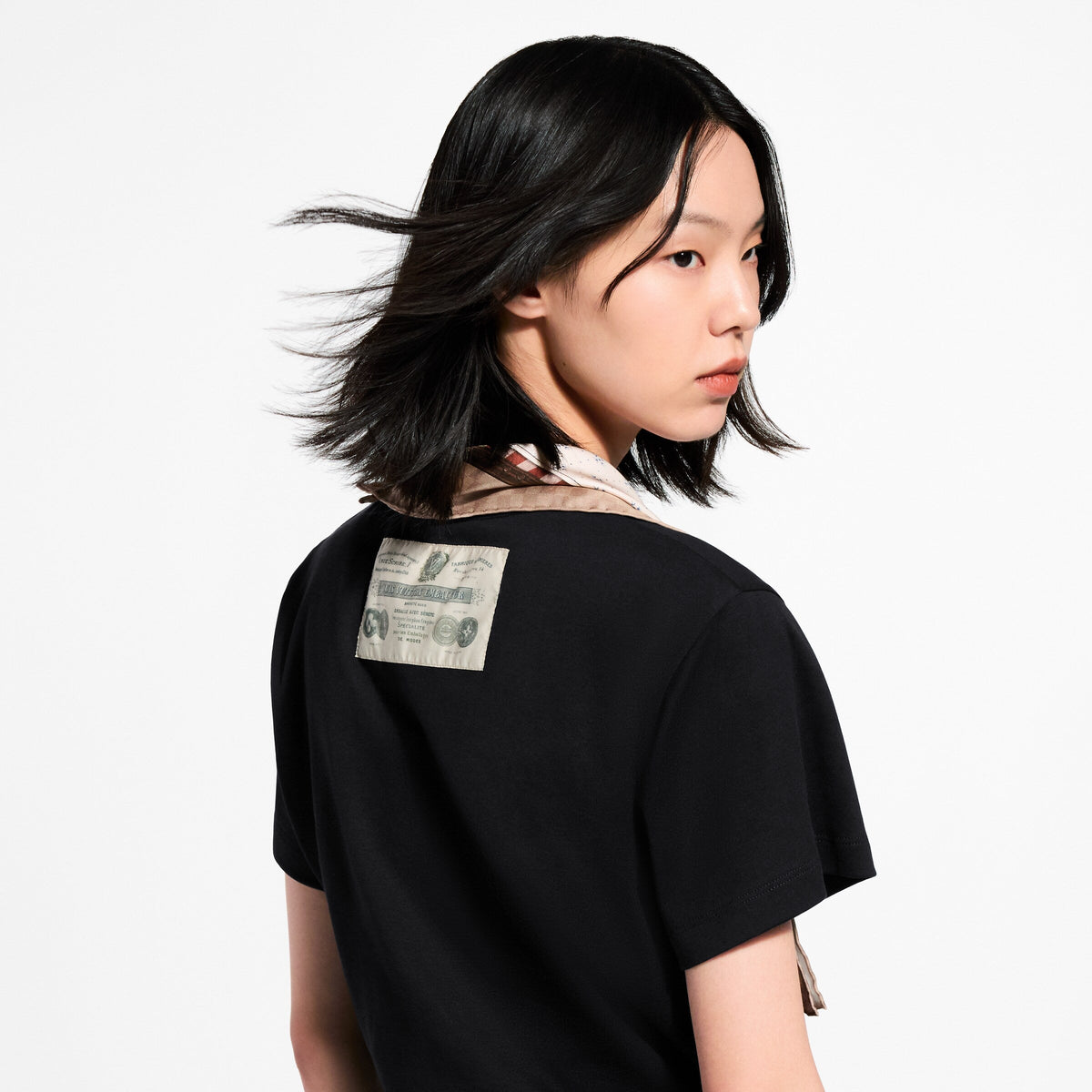 Trunk Scarf T-Shirt