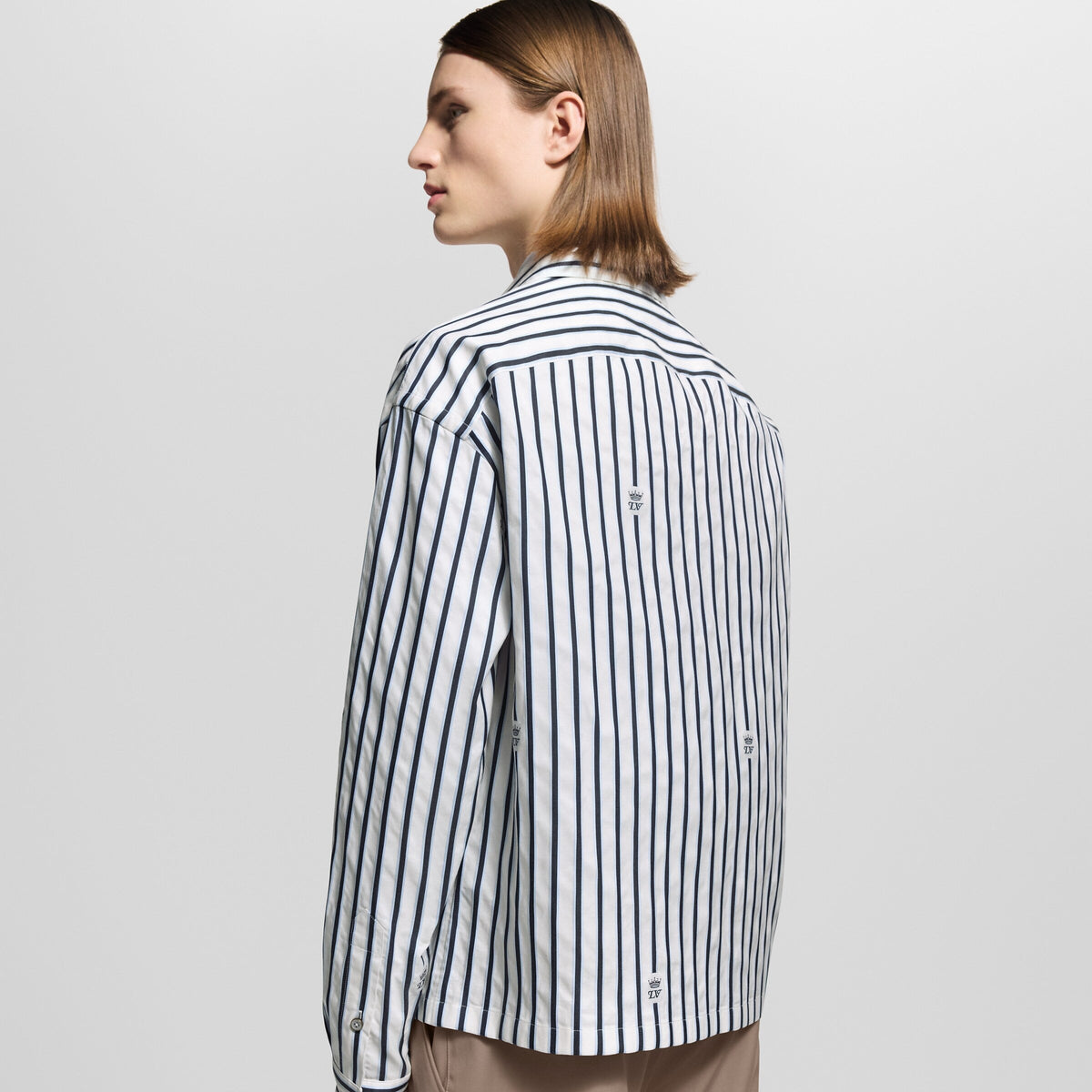 Long-Sleeved Zip-Up Shirt
