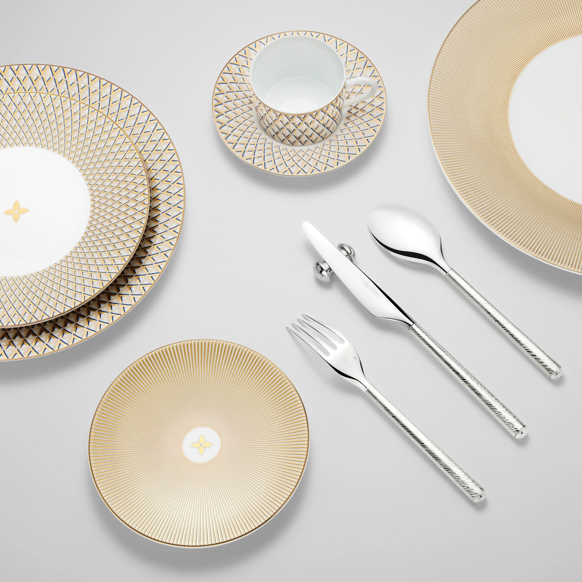 Rivet Dinner Set